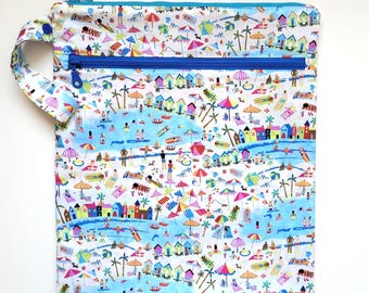 Wet bag with 2 compartments, ready for shipping.