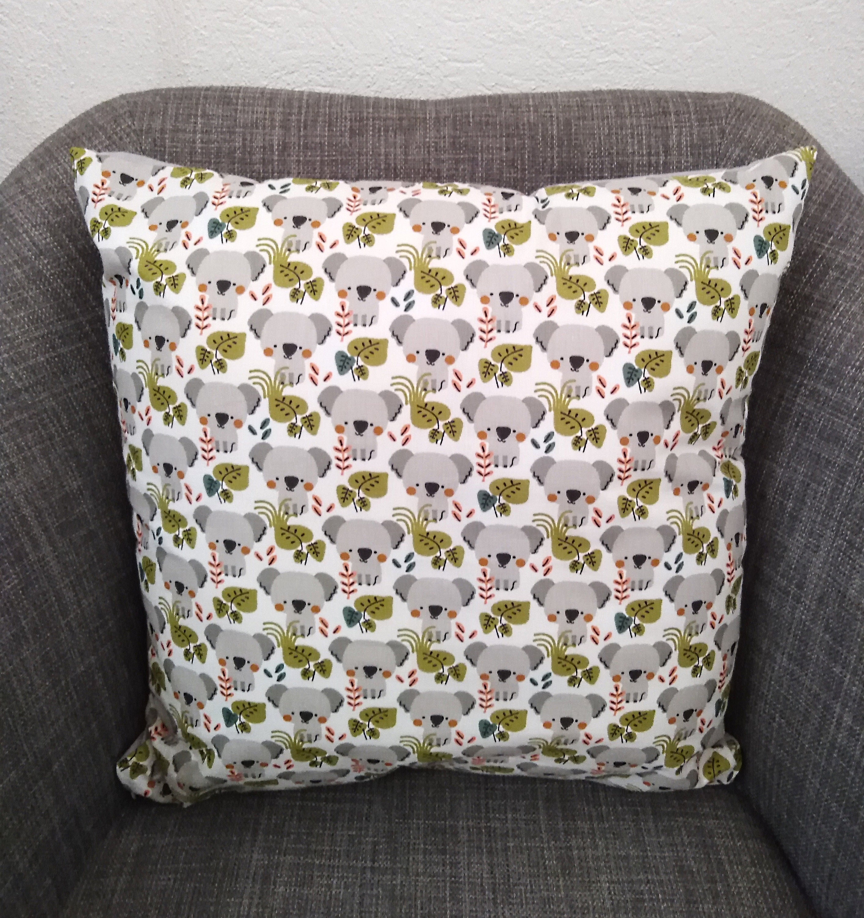 Coussin Décoratif 4040 cm, Coton Oeko Tex Motif Animaux Koalas Gris et Feuilles Vert Tendre, Arrière