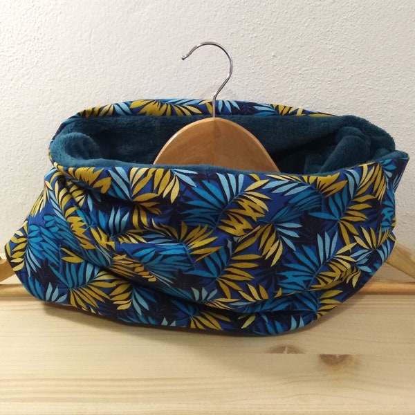 Snood femme double tour de cou, écharpe femme, coton Oeko Tex feuilles bleues et jaunes sur fond bleu, polaire bleue