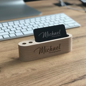 Personalisierter Visitenkartenhalter aus Holz mit Stifthalter, Gravierter Visitenkartenhalter aus Holz für Schreibtisch, personalisiertes Schreibtischaccessoire Business Geschenk