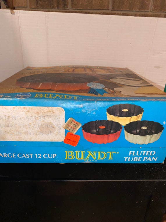 Vintage Mid Century Nordic Ware Tangerine Bundt Cake Pan 12 Cup w