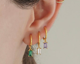 Dangle baguette hoops - Emerald baguette hoops - Huggie Hoops Earring - Sterling Silver Hoop Earrings - Dainty Minimalist earring