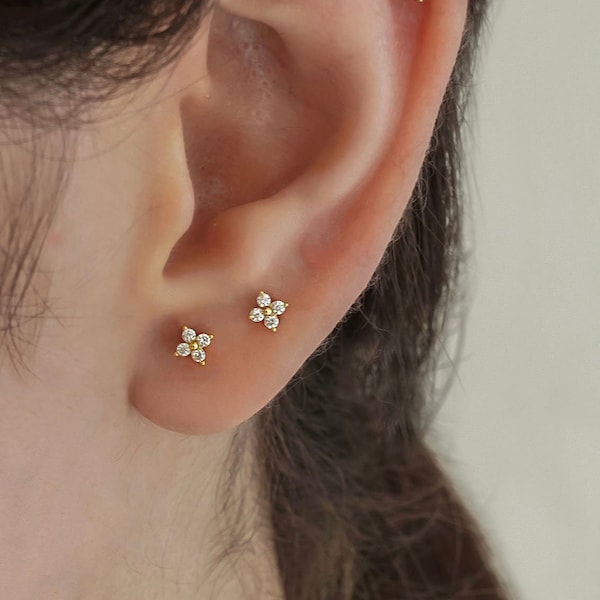 14K Solid Gold Stud - Flower Stud Earring - Minimalist stud earrings - 14K Solid Gold Earring