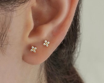 14K Solid Gold Stud - Flower Stud Earring - Minimalist stud earrings - 14K Solid Gold Earring