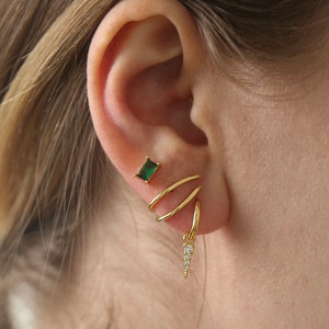 Emerald Stud Earring - Green Stone Stud Earring - Dainty Stud Earring - Sterling Silver Stud Earring