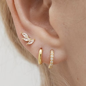 Tiny three leaf  stud earring - Sterling Silver Minimalist earrings - Perfect Daily earring -