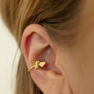 Tiny Bee Ear Cuff - Gold Ear Cuff No Piercing - Dainty Sterling Silver Ear Cuff - Minimalist Ear Cuff