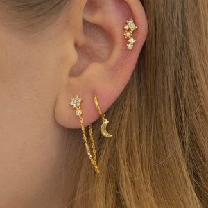 Flower CZ Chain Earring - Sierlijke minimalistische kettingoorbel - Chain Drop Earring - Sterling zilveren oorbel