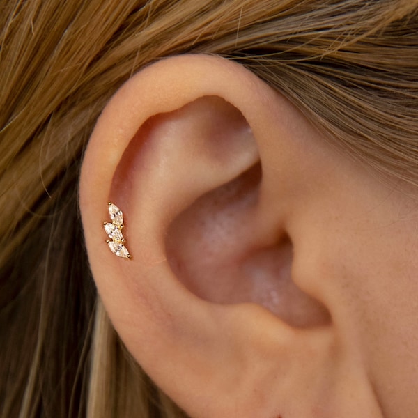 Tiny three leaf  stud earring - Sterling Silver Minimalist earrings - Perfect Daily earring -mm