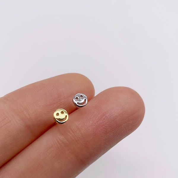 Smiley face Stud Earring - Dainty Minimalist Stud Earring - Sterling Silver Stud Earring nn