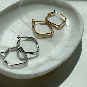 Twist square hoop - Twist earrings - square earrings - Daily earrings - Simple earrings - Ring earrings - Gold earrings -Gold earring