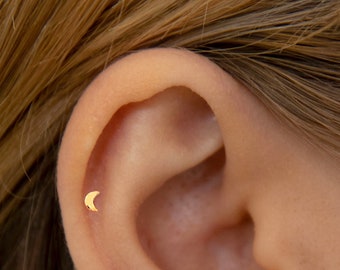 Tiny Moon stud earrings - Dainty stud earrings - Sterling silver stud earrings - mm