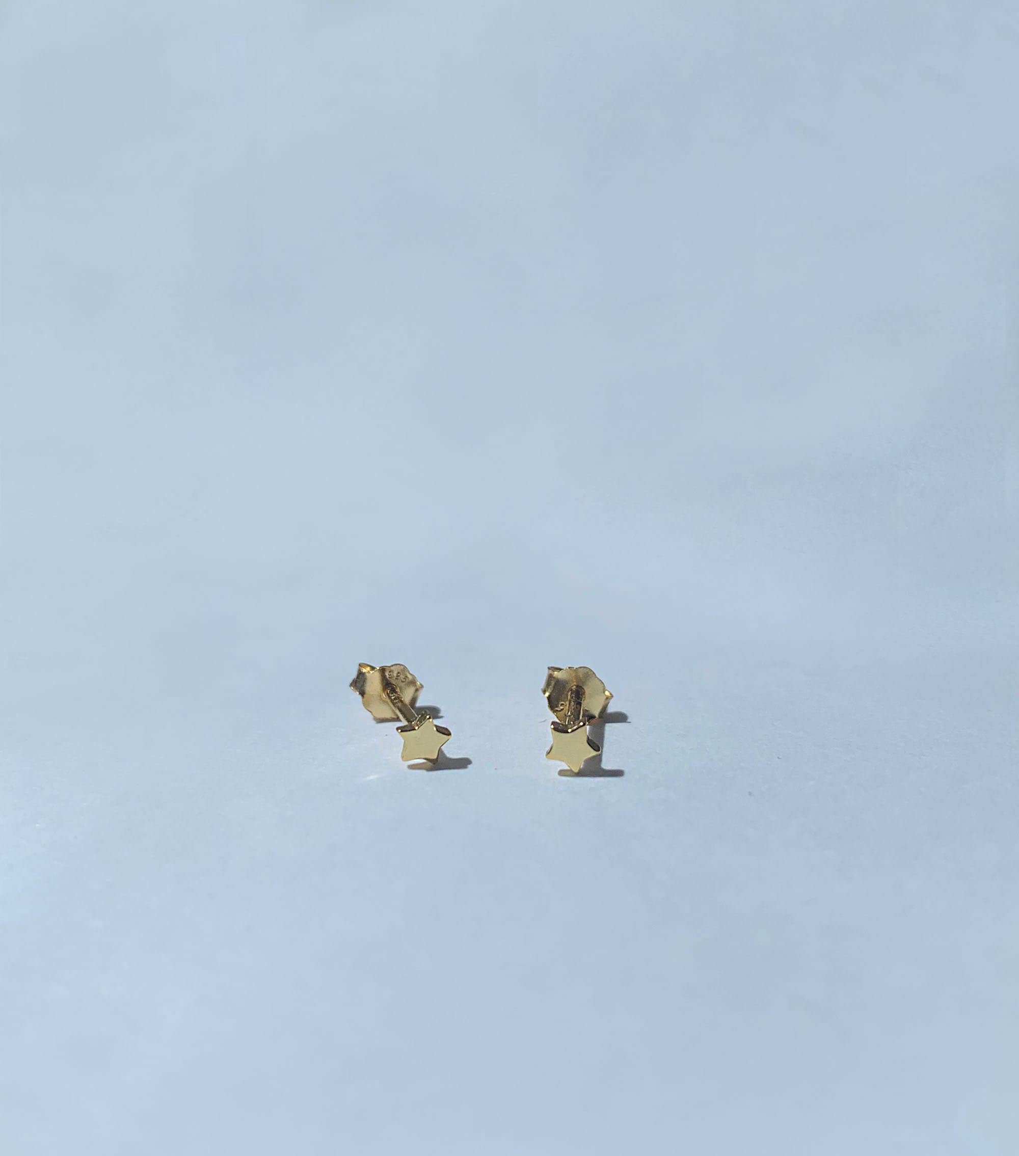 Tiny Star stud earrings - Dainty stud earrings - Sterling silver stud earrings