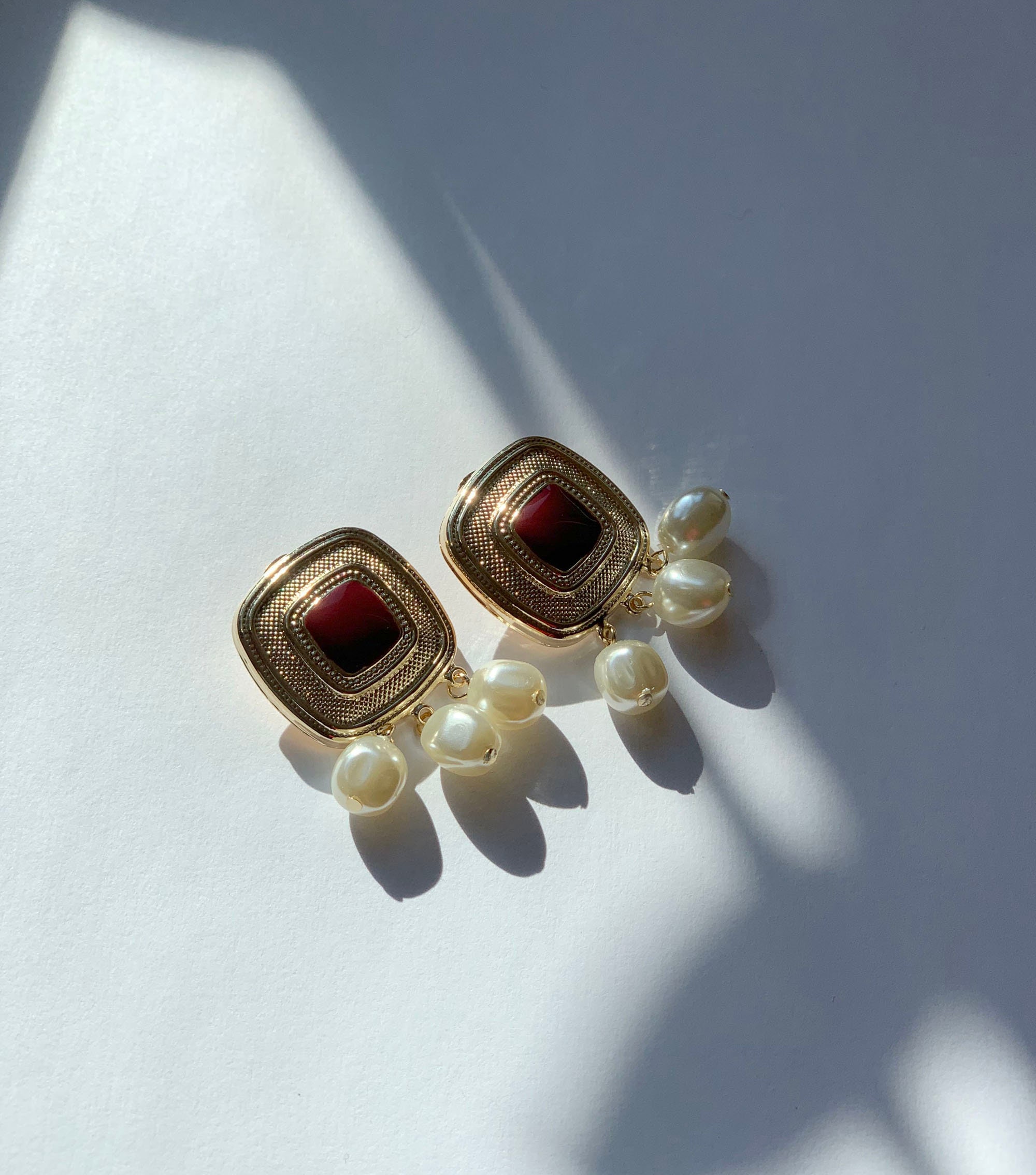 Square drop pearl earrings - Vintage style pearl earrings - Unique earrings - Pearl dangle earrings -Vintage gold earrings MK