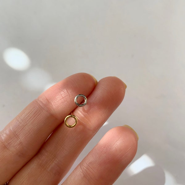 Simple Earring - Dainty Circle Earring - Sterling Silver Stud Earring