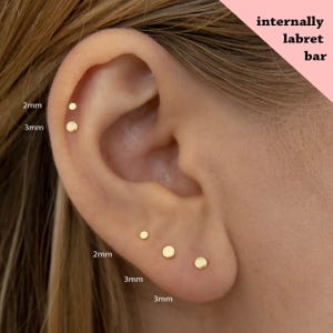 18G/16G Dainty Disc Internally Threaded Labret • tragus stud •conch earrings • cartilage helix stud • flat back labret stud • Nose Stud