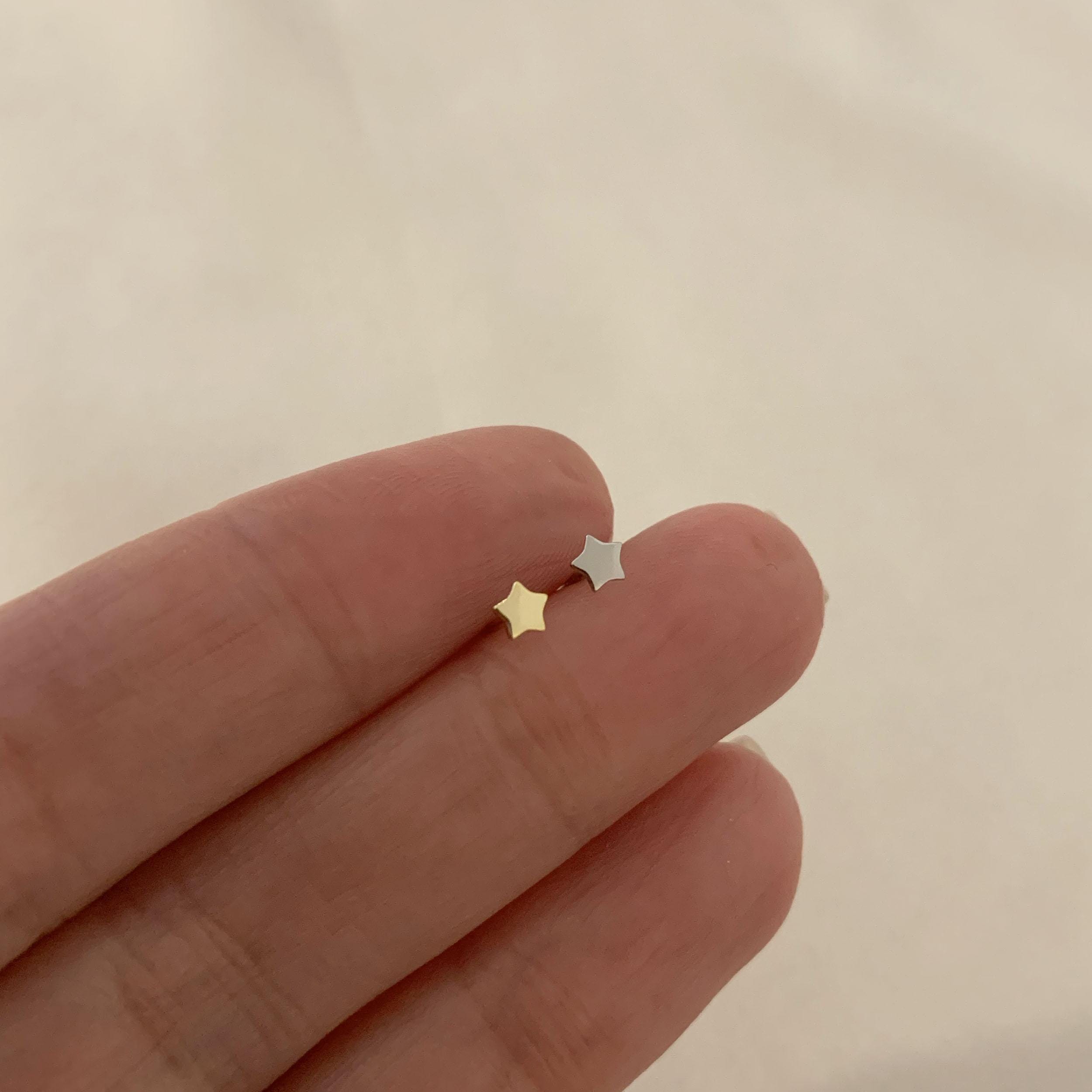 Tiny Star stud earrings - Dainty stud earrings - Sterling silver stud earrings