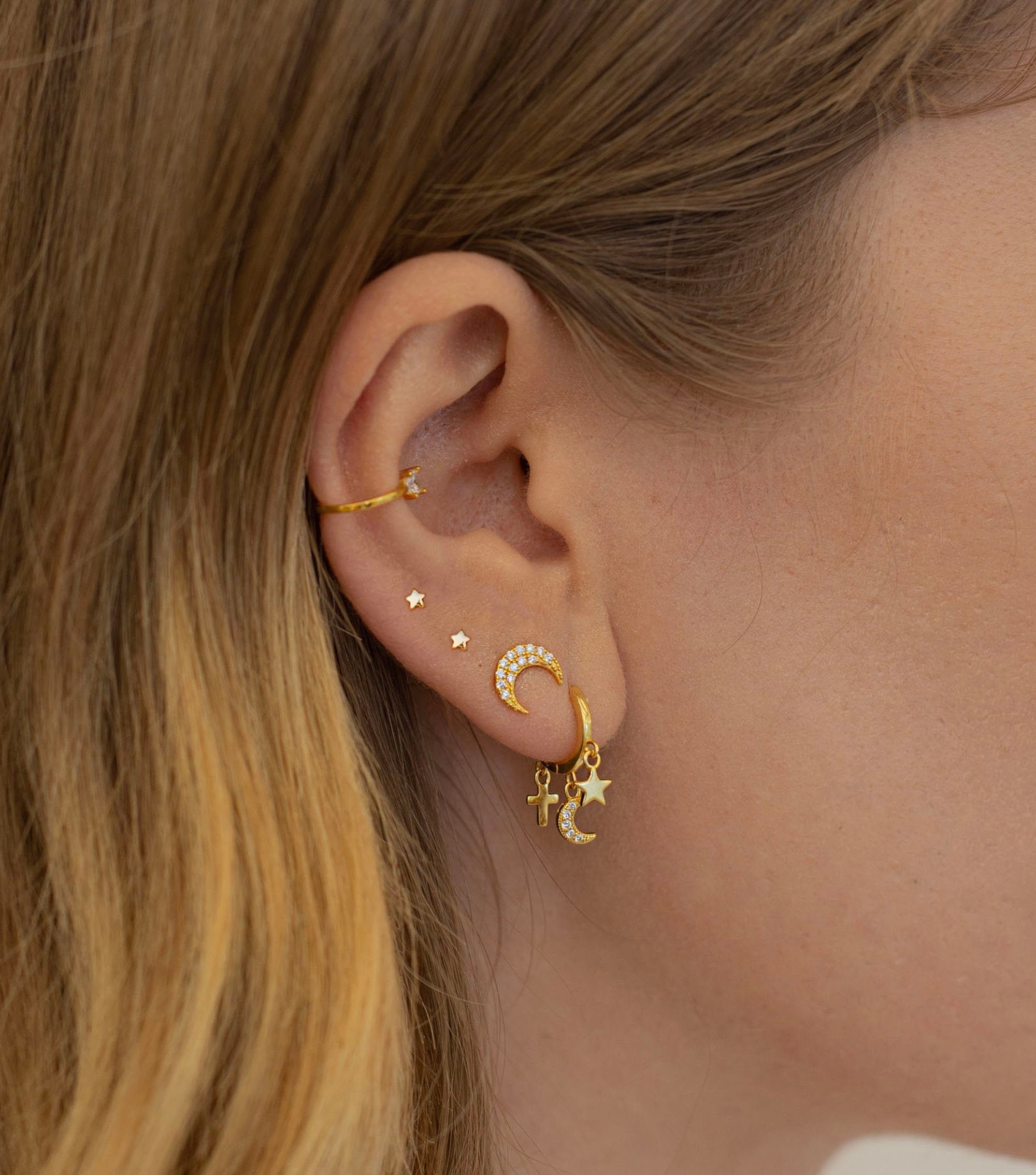 Tiny Star stud earrings - Dainty stud earrings - Sterling silver stud earrings