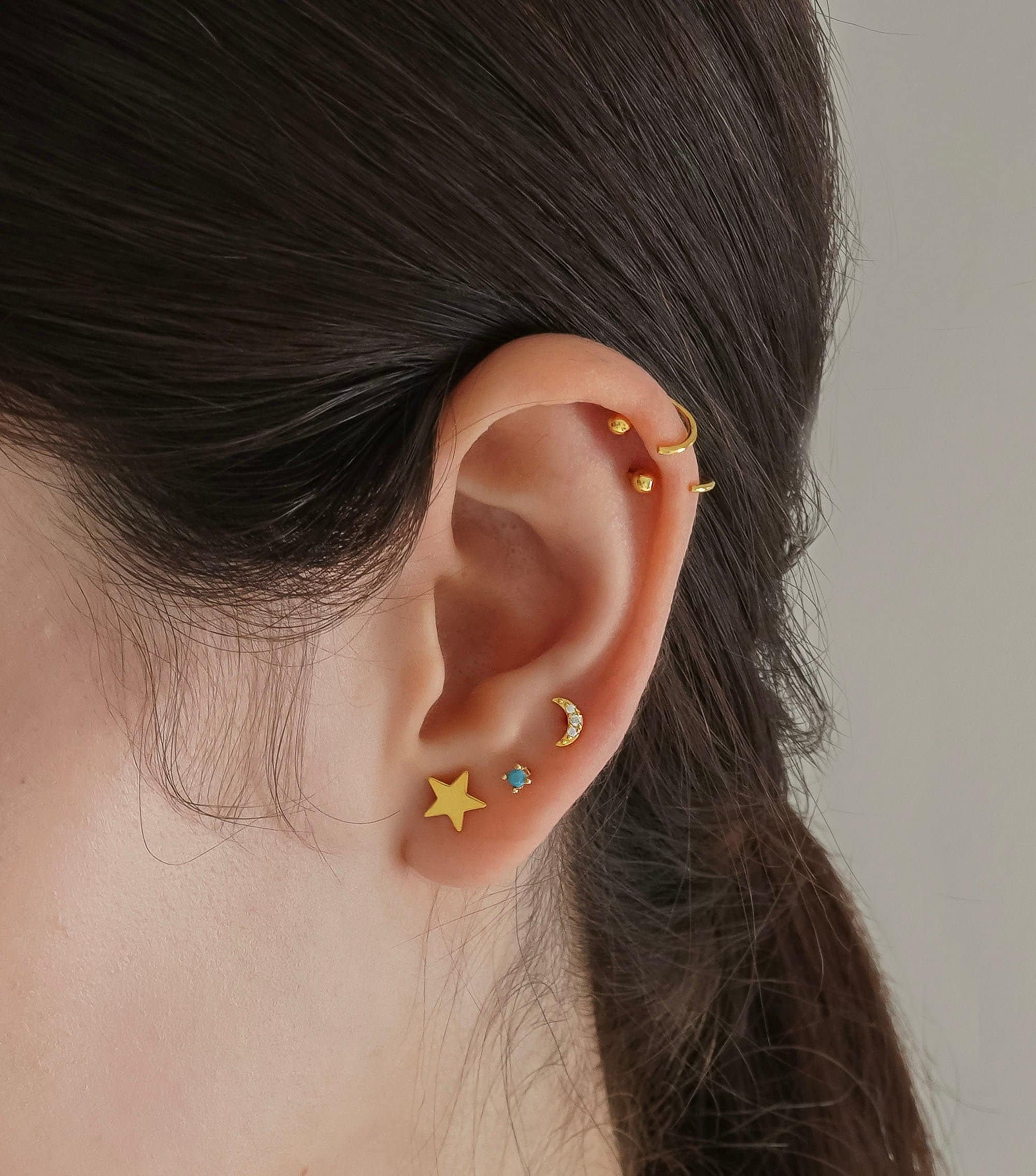 Pentagon Shaped Hoop Earrings with Baguette Diamonds – ARTEMER