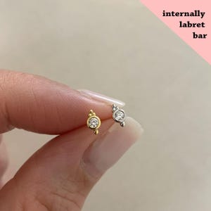 18G/16G Dainty Cz Internally Threaded Labret • tragus stud • conch earrings • cartilage helix stud • flat back labret stud • Nose Stud nn