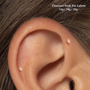 Labret con pasador de presión de circonita diminuta de 20/18/16 g • Pendiente de titanio sin rosca con parte trasera plana • Perno para trago • Perno para hélix • Perno para cartílago • Perno para nariz
