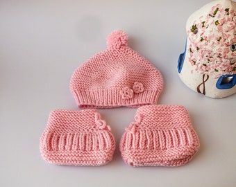 Handmade Knitted Booties and Hat Set for New Borns with Free Shipping and Quality Design Also Best Gift For New Born Babies and Baby Gift