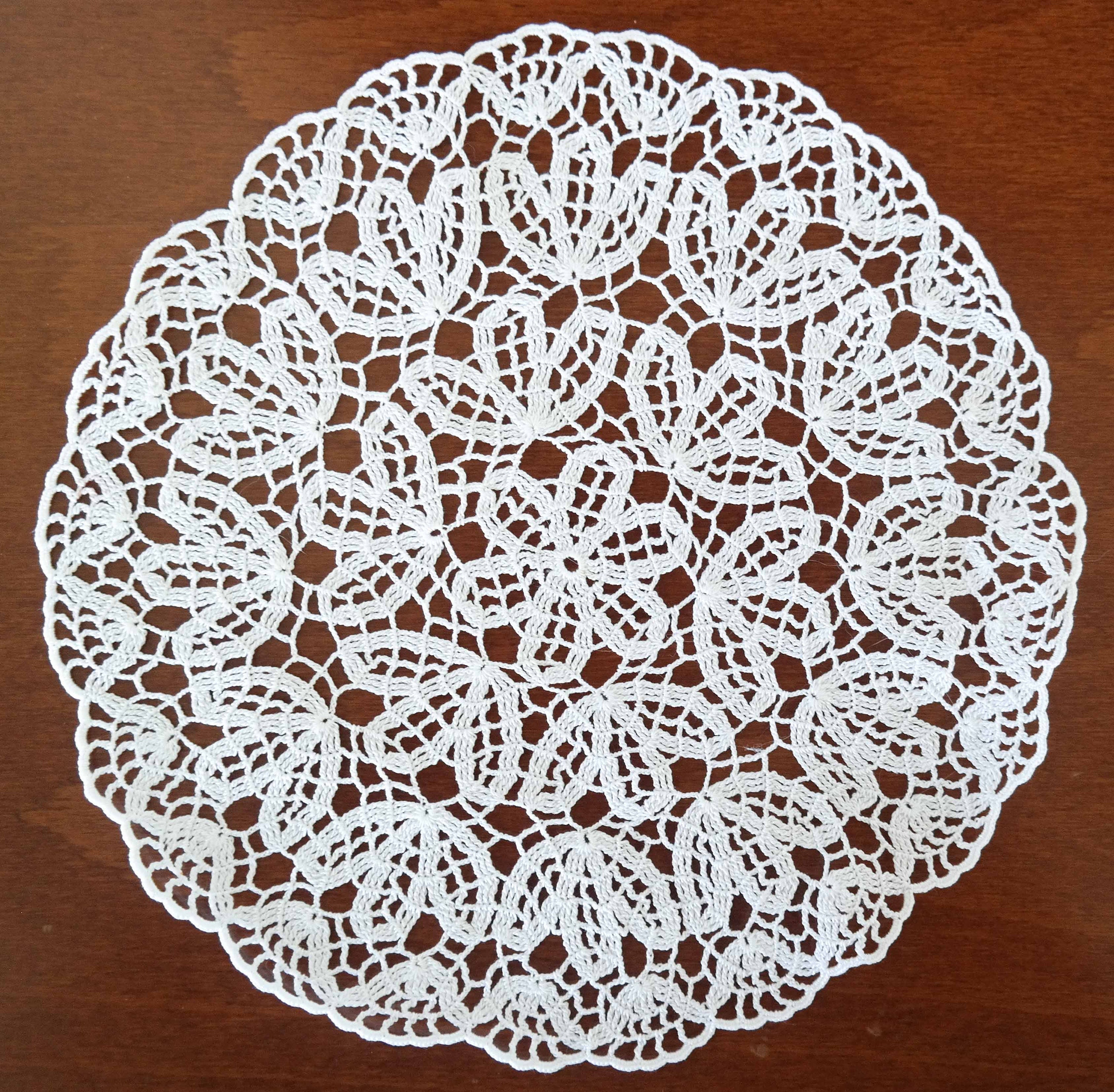 ヴィンテージ ベルギー 鈎針クロシェ編み 美しいスカラップ コットンドイリー ヴィンテージクロシェ編みドイリー6枚セット：ホワイトコットンレース