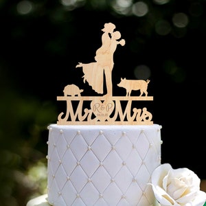 Wedding Cake Topper, Animal Cake Topper, Mr Mrs Cake Topper with Turtle and Pig, Custom Cake Topper, Acrylic Cake Topper, Wedding Gift, 0382