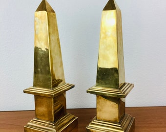 Vintage Pair of HOLLYWOOD REGENCY Big BRASS Obelisk Statue Sculpture By Dolby Cashier