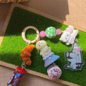 Mt Fuji Cat keychain