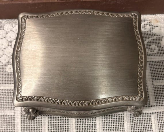 Vintage Silver tone Brushed Pewter Box, Lion Heads, Jewelry Box, Jewelry Casket, Dresser Box