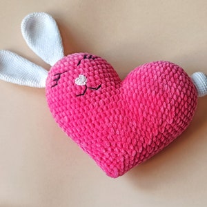 Corazón de peluche a crochet, corazón hecho a mano, corazón de conejito, juguete hecho a mano, regalo para seres queridos, para enamorados, san valentín, para novia, con amor