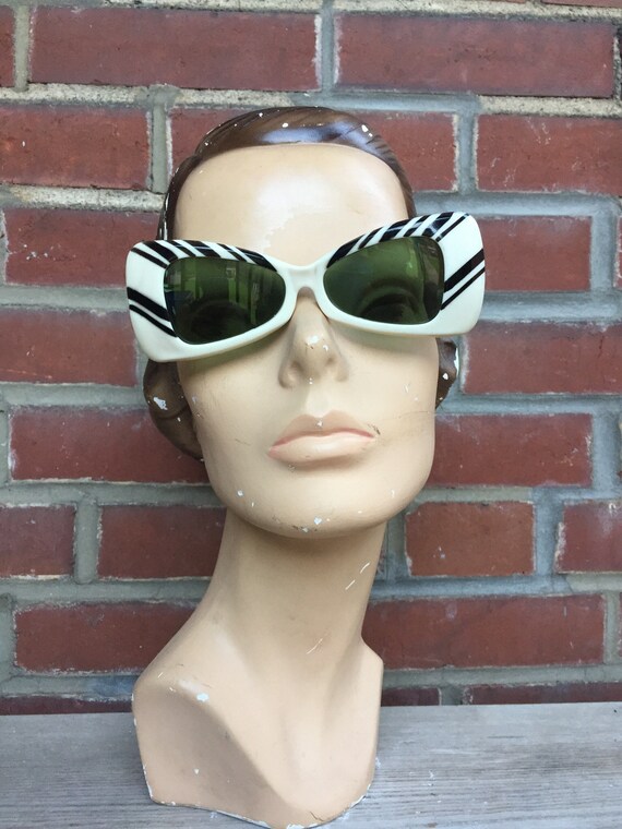 1960's Mod Cateye Sunglasses/Deadstock