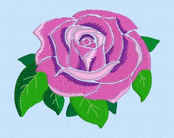 Könnte beinhalten: Eine gestickte Rose mit rosa und violetten Blütenblättern und grünen Blättern. Die Rose ist eine einzelne Blüte mit einer eingerollten Mitte.