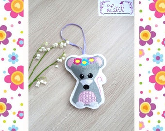 機械刺繍「マウス」。フェルトのおもちゃ。DIY おもちゃ。ぬいぐるみ、子供部屋の装飾。刺繍が施された装飾おもちゃ。すぐにダウンロードできます。