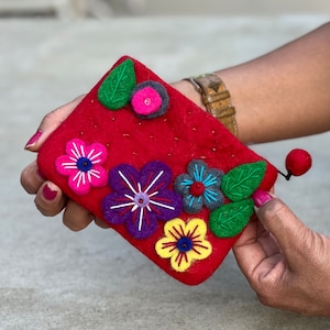 Kleine gefilzte Blumen Geldbörse, Kinderbeutel, Schminktäschchen, Weihnachtsgeschenkbeutel mit Reißverschluss und gefüttert. SCHNELLER VERSAND!