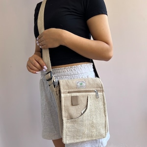 Petit sac à bandoulière hippie fait main en chanvre, sac à bandoulière de voyage, sac pour passeport végétalien, joli sac à main de voyage, sac à bandoulière hippie, commerce équitable