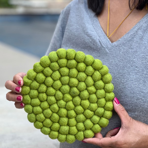 Hand Made Felt Balls Trivet, Dish Mat, Hot Pads - Kitchen Decor Pot Holder Trivets for Hot Dishes