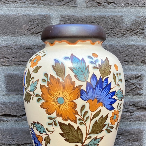 Gouda pottery modern vase