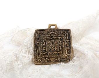 Gandan Buddhist Cultural pendant, brings luck and protects your home from evil, Hang this amulet on the front door in the reception hall