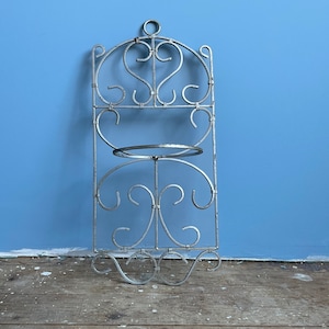 Rustic Iron Garden Fence: Hanging Flower Pot, Vintage Decor