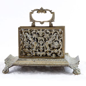 Portacartas de latón francés para oficina o estudio, expositor de libros ornamentado, servilletero, decoración de dragones, con asa