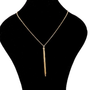Chatelaine werkt met vulpotlood, 18 kt gold filled merk, mooi patroon gegraveerd, klein Victoriaans vulpotlood, ketting niet inbegrepen.