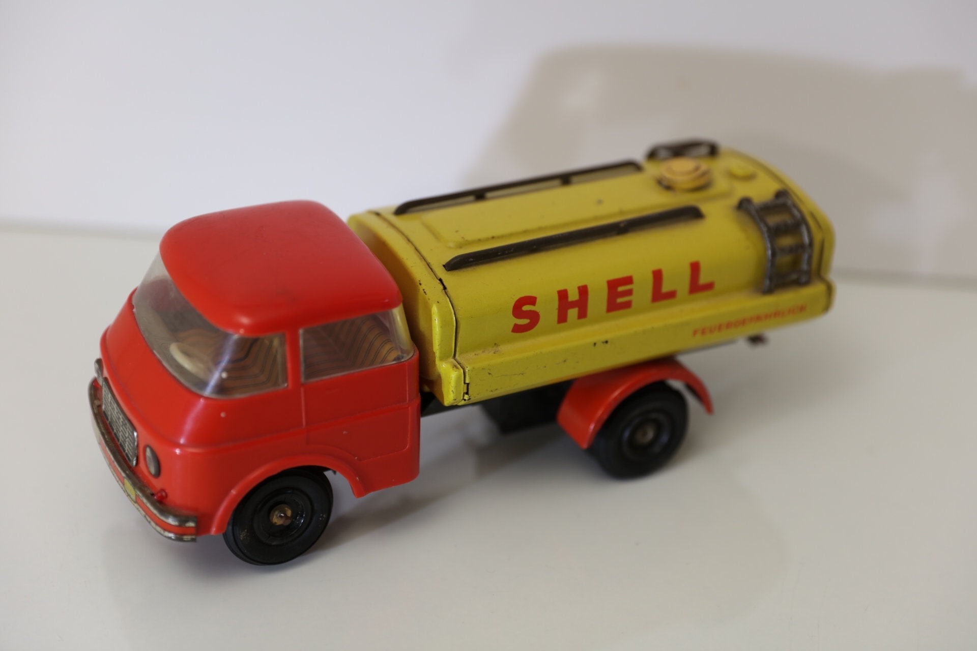 1966 Veb Mechanische Spielwaren Brandenburg (MSB) tin toy Shell Truck