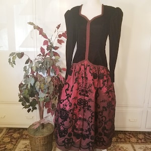 Scott McClintock Iridescent Burgundy Formal Dress Size 10 Black Velvet Evening Gown with a Flocked Floral Skirt 80s Vintage