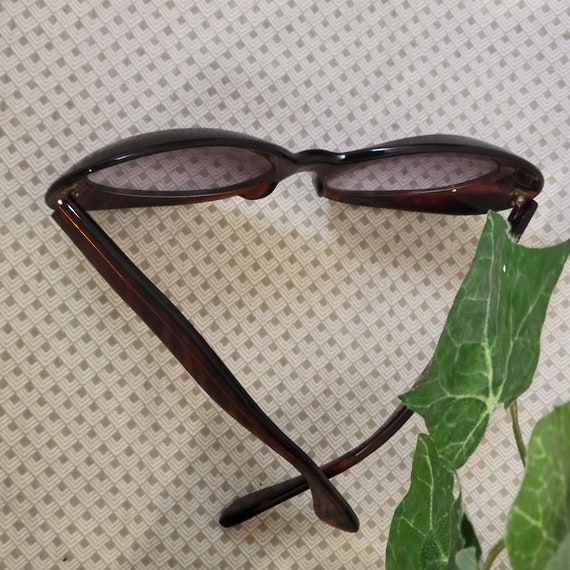 Vintage 60s Sunglasses Oval MOD Tortoise Shell Ha… - image 9