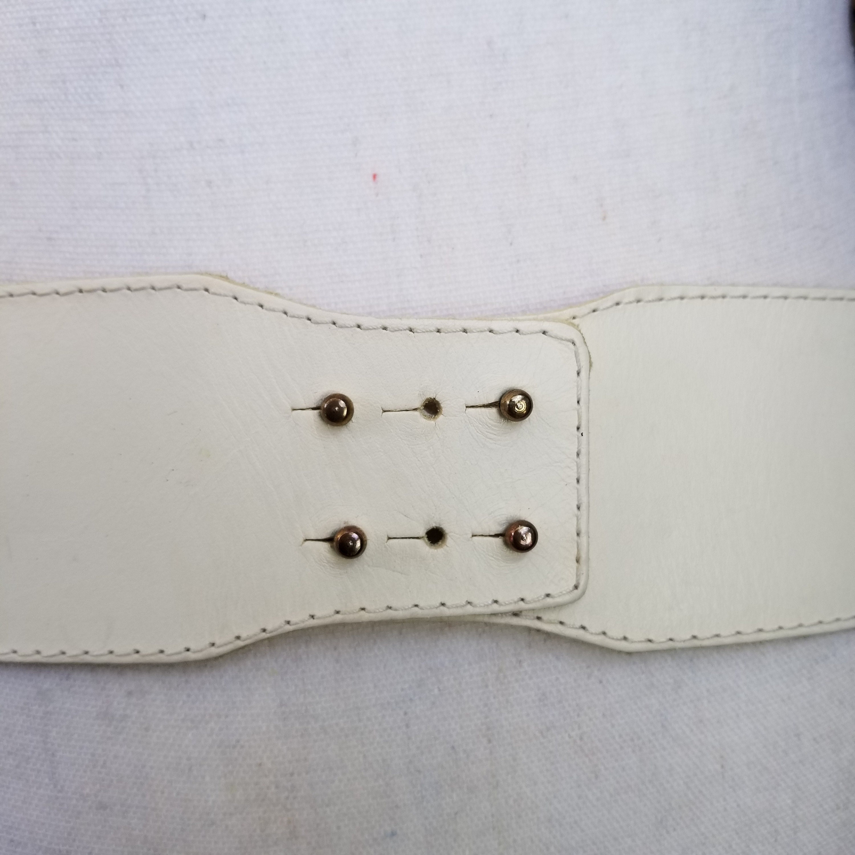 1876 Women\'s Belt Vintage Buckle Stretchy Pu Leather Waist White Amazon.com: Women main image 3
