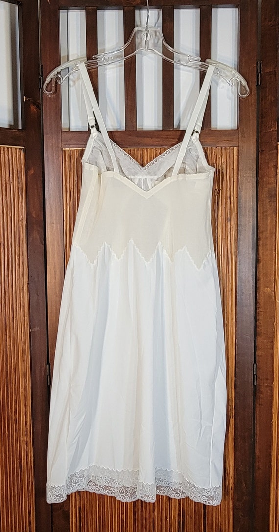 60s Saks Fifth Avenue Full Dress Slip Bust 36C Wh… - image 3