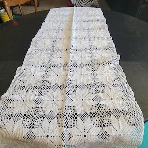 Vintage Hand Crafted LACE Crochet Table Runner 55&quot;x 14&quot; Unused One Owner