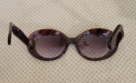 Vintage 60s Sunglasses Oval MOD Tortoise Shell Ha… - image 6